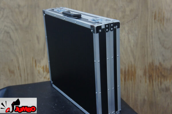 Maleta para microfones sem fio e mesa Behringer - Image 3