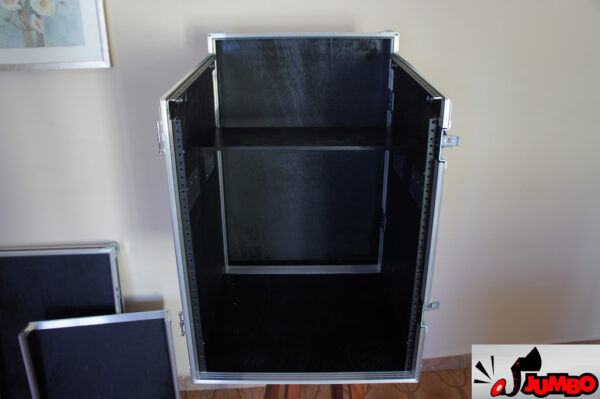 Rack 12U com mesa inclinada e ferragens de fixação - Image 4