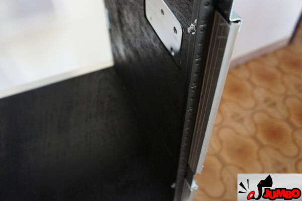 Rack 12U com mesa inclinada e ferragens de fixação - Image 12