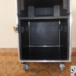 Rack 9U com base para mesa de som
