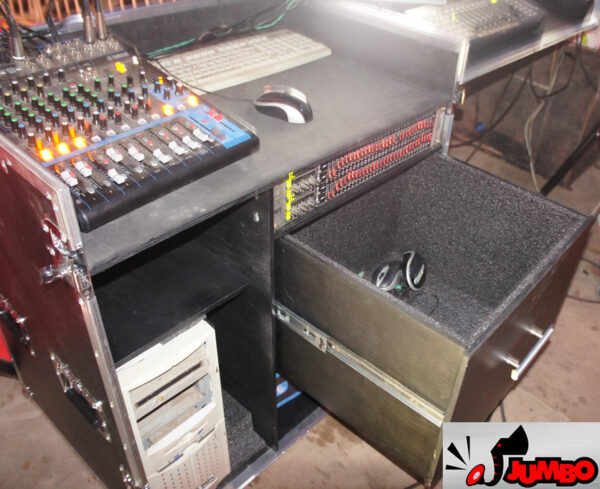 Rack studio para o circo Stankowich