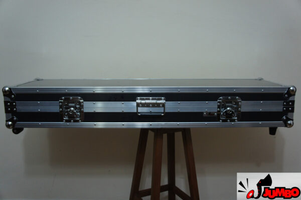 Teclado Korg Krome-73 com rodas - Image 2