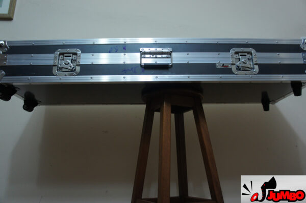 Teclado Korg Krome-73 com rodas - Image 3