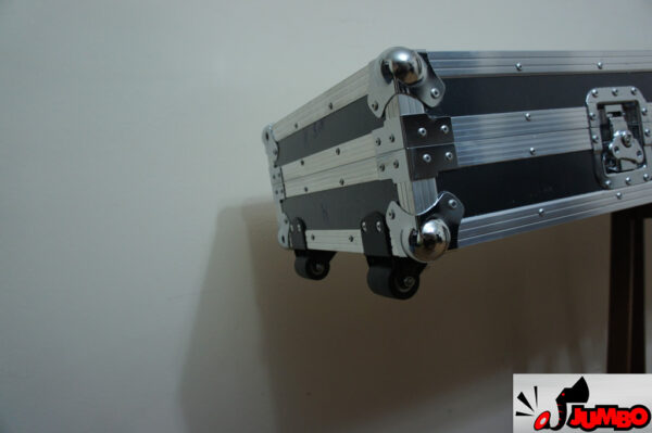 Teclado Korg Krome-73 com rodas - Image 5