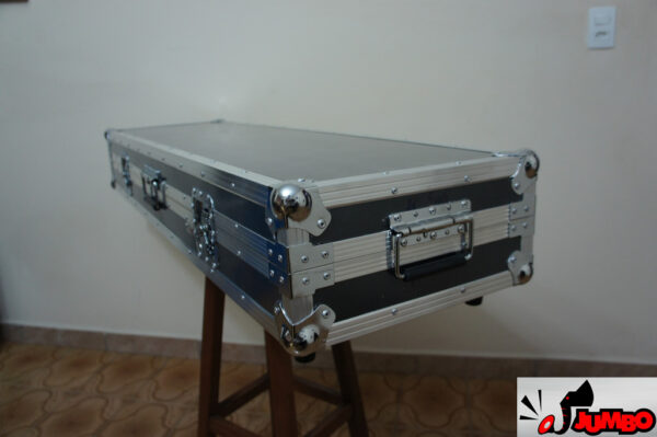 Teclado Korg Krome-73 com rodas - Image 4