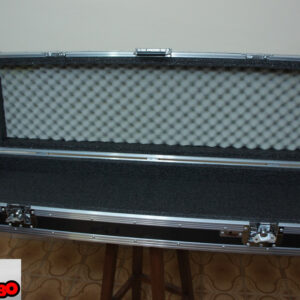 Teclado Korg Krome-73 com rodas