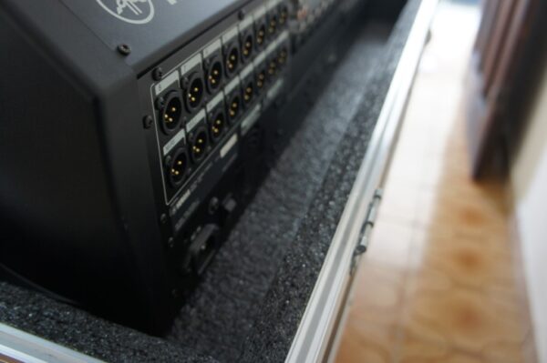 Mesa de som Yamaha TF3 - Image 5