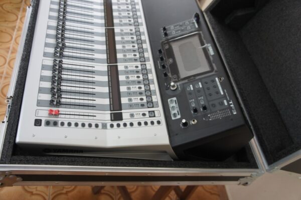Mesa de som Yamaha TF3 - Image 10