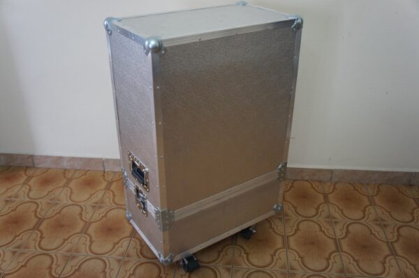 Equipamento de análise elétrica em Stucco