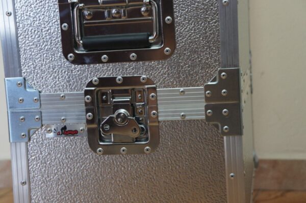Equipamento de análise elétrica em Stucco - Image 3