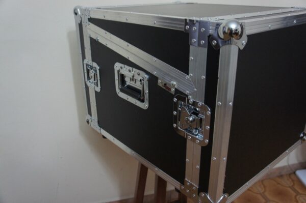Rack para 8 microfones e mesa Yamaha MG12XU - Image 4