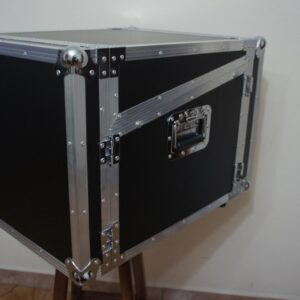 Rack para 8 microfones e mesa Yamaha MG12XU