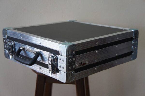 Maleta para 12 microfones - Image 4