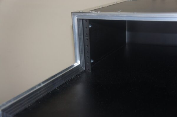 Rack especial para rádio com tampa que vira mesa central e gaveteiro - Image 10