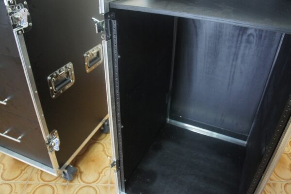 Rack especial para rádio com tampa que vira mesa central e gaveteiro - Image 11
