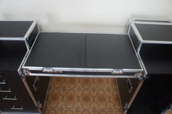 Rack especial para rádio com tampa que vira mesa central e gaveteiro - Image 12