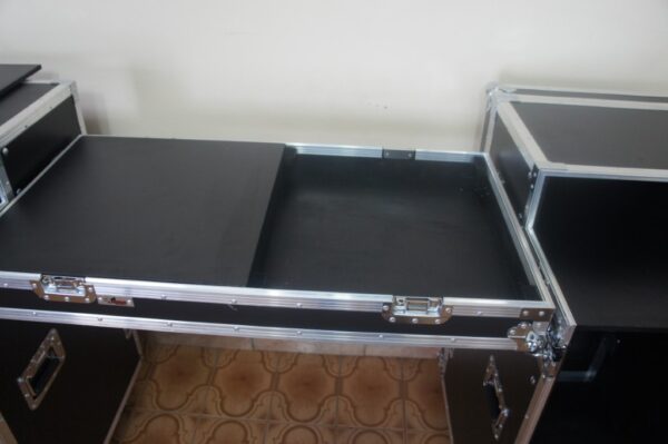 Rack especial para rádio com tampa que vira mesa central e gaveteiro - Image 13