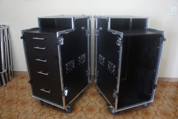 Rack especial para rádio com tampa que vira mesa central e gaveteiro - Image 6