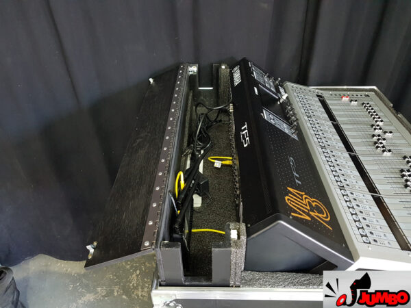 Mesa de som Yamaha TF5 com cable box - Image 8