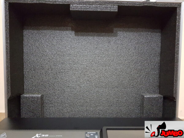 Mesa Behringer X32 com Cable Box e ventilação - Image 13