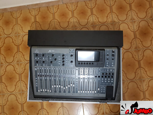 Mesa Behringer X32 com Cable Box e ventilação - Image 4