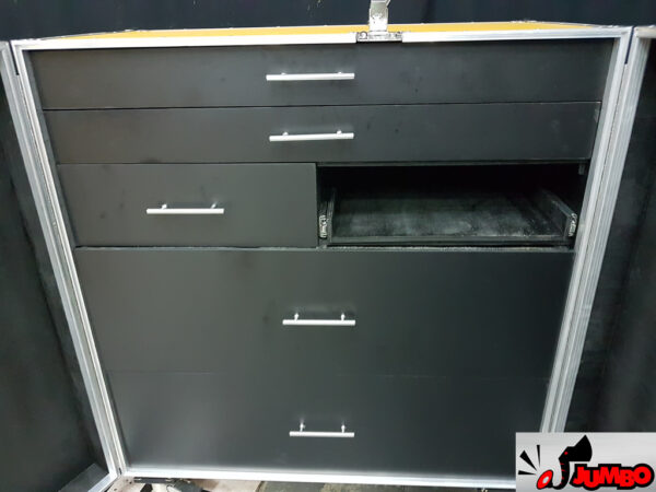 Caveirão - Case para transporte de ferramentas usado por cenógrafos - Image 9