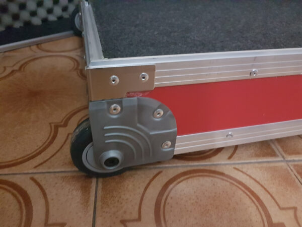 Pedaleira com alça telescópica e rodinhas embutidas - Image 11