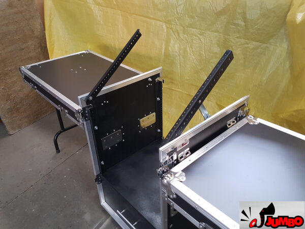 Rack com 2 tampas laterais e mesa de som inclinável com catraca - Image 11