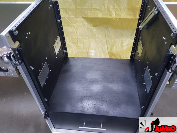 Rack com 2 tampas laterais e mesa de som inclinável com catraca - Image 9