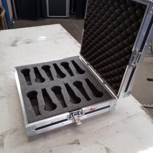 Maleta para 12 microfones padrão Shure SM58