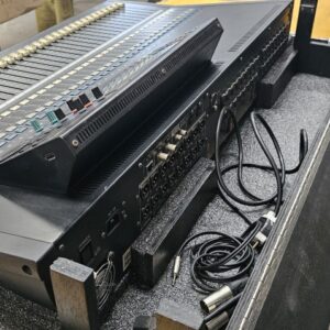 Mesa Yamaha LS9-32 com cable box