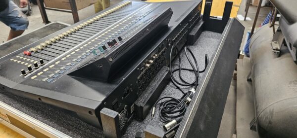 Mesa Yamaha LS9-32 com cable box