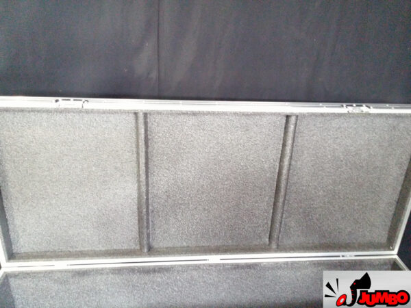 Baú com revestimento em stucco e rodinhas - Image 6