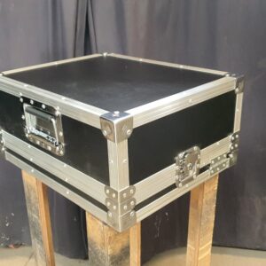 Pedalboard Supreme com acesso aos conectores laterais